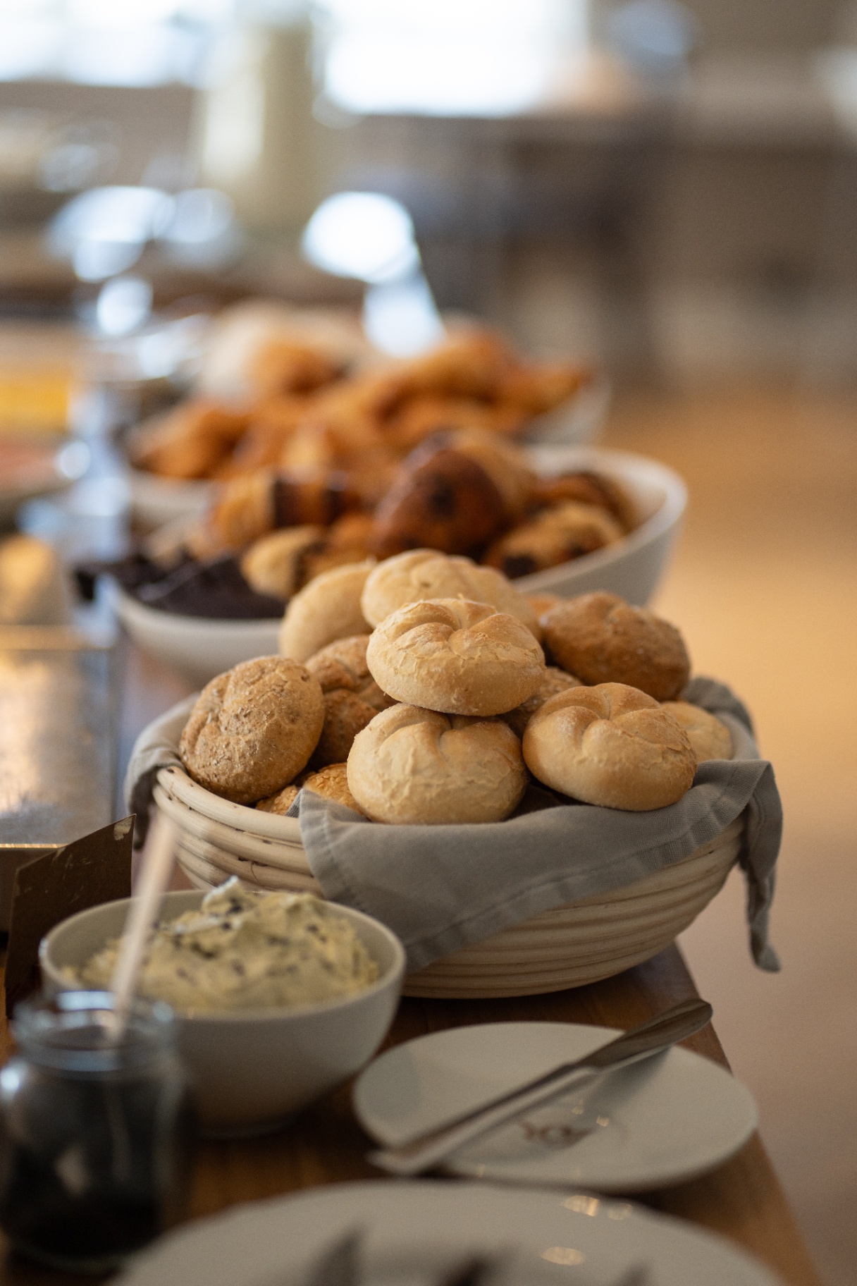 Refined dinner service at Hotel Stafholt